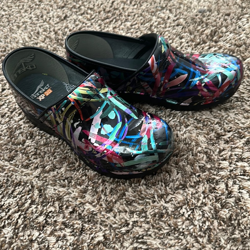 Dansko XP 2.0 Clogs